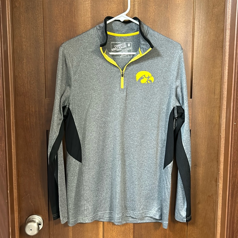 Iowa Hawkeyes lightweight 1/4 zip pullover, grey with black insets, gold trim, M